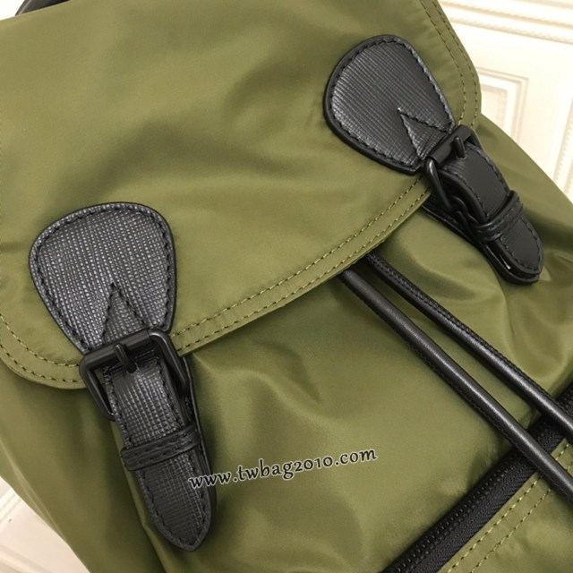 Burberry專門店新款大號The Rucksack軍旅背包 巴寶莉男士雙肩背包大書包 yxb1146